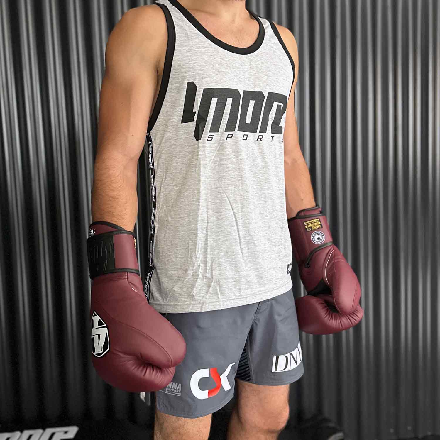 SHIRT STRIKE TANK TOP