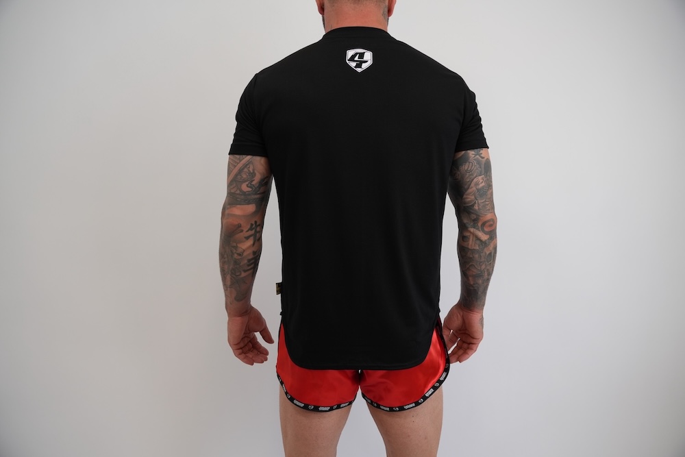 T-SHIRT BLACKOUT TEE