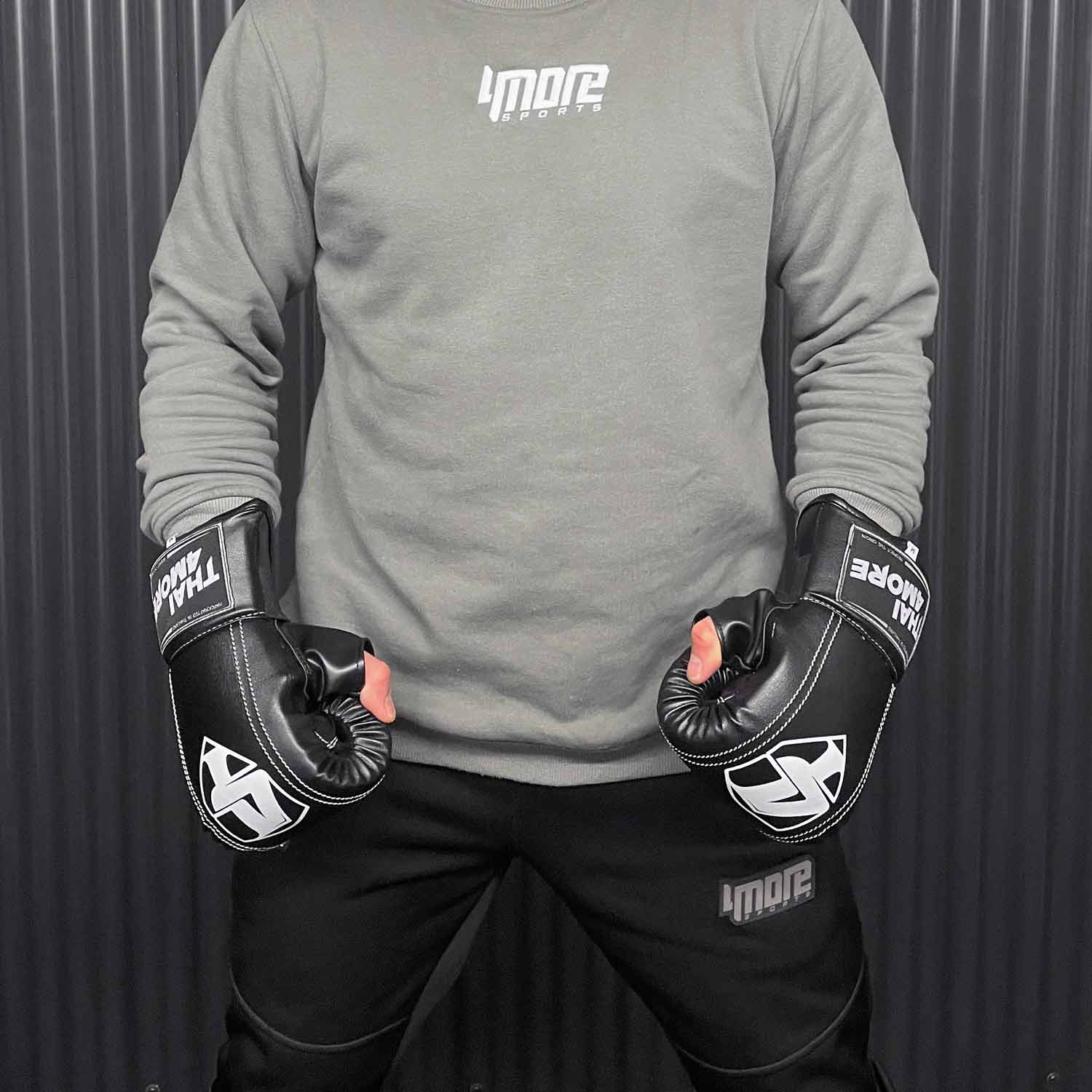 sandsackhandschuhe-4more-sports-boxsack-fast-in-thaiboxing SANDSACKHANDSCHUHE BOXSACK THAI FAST-IN