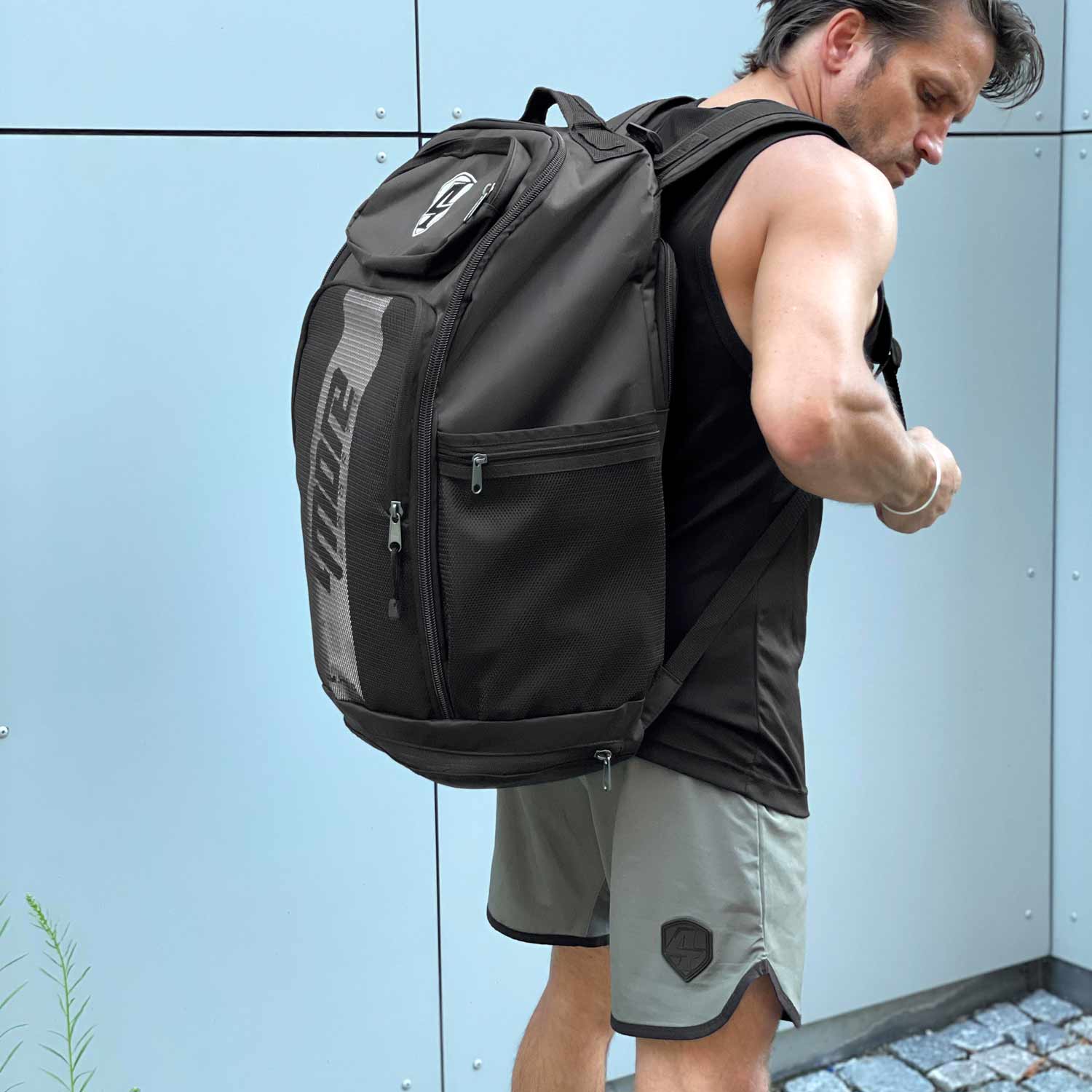 4more-rucksack-4mhero-bjoern-seite RUCKSACK 4M.HERO 2.0